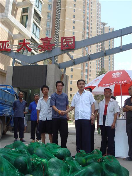 亞太股份公司“迎酷暑送清涼”慰問各工程項目一線建設者